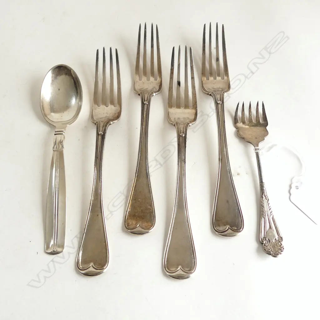 4 VICTORIAN STG SILVER FORKS, 304gms + SILVER SPOON & EP FORK Image 1++