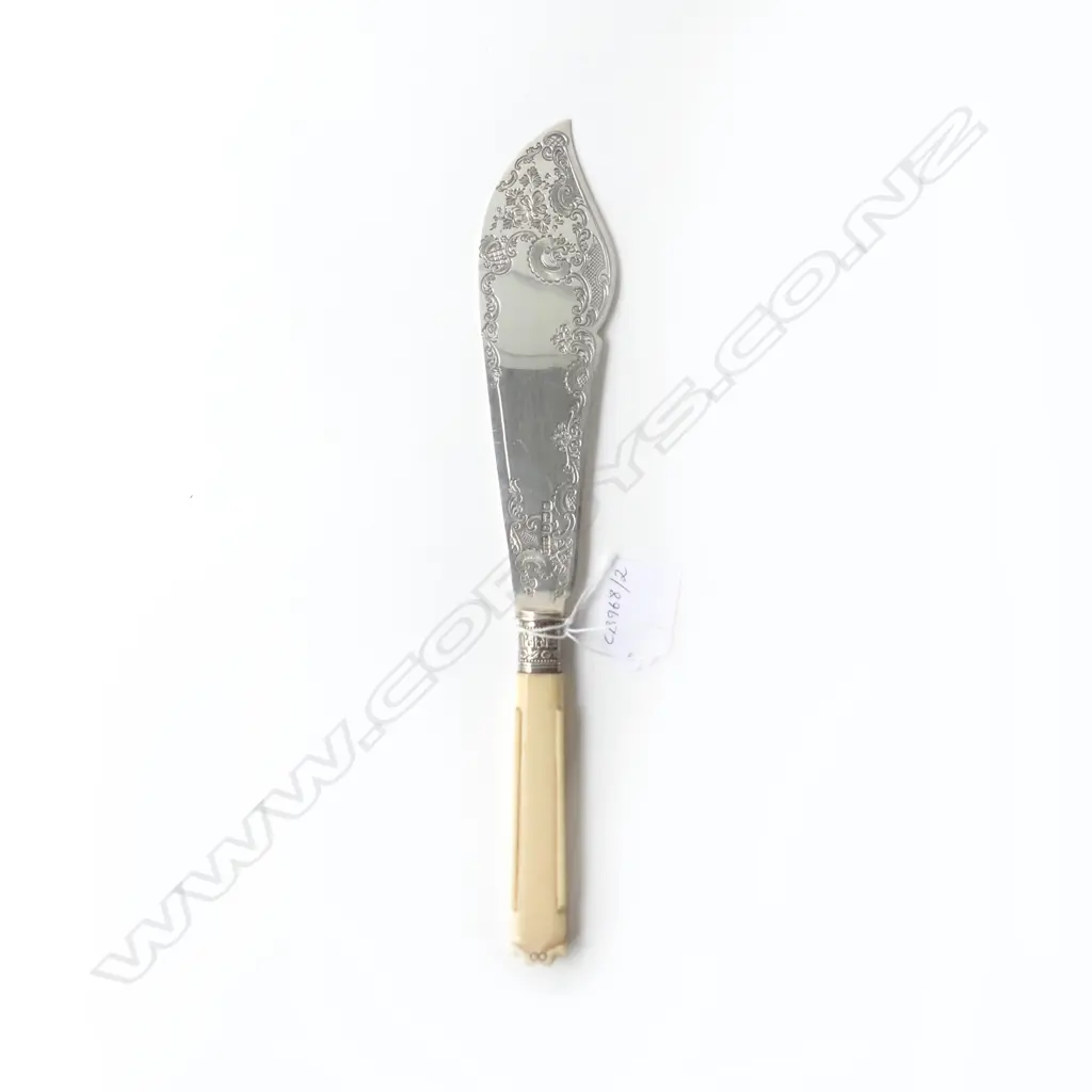 SOLID STG SILVER & IVORY FISH SLICE SHEFFIELD 1908, 114gms, L.285MM Image 1++