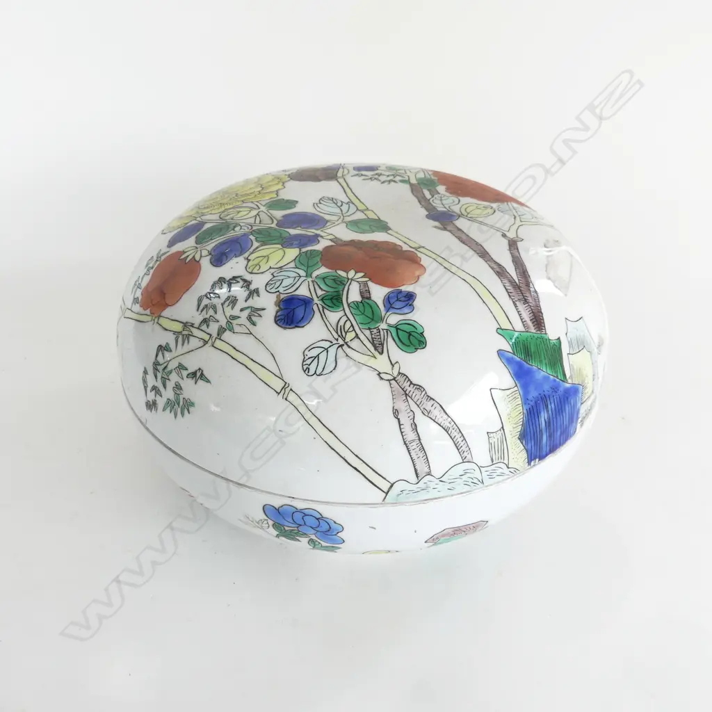 CHINESE LARGE LIDDED CIRCULAR BOWL FAMILLE ROSE Dia.270mm Image 1++
