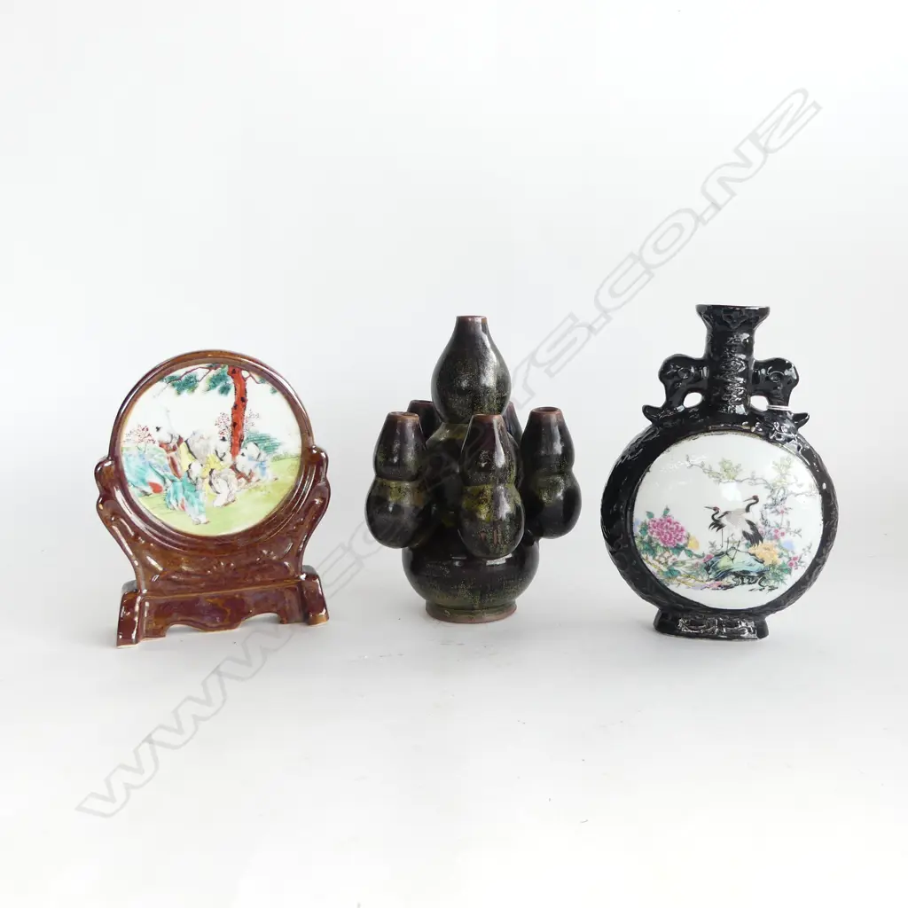 3 ORIENTAL PCES; 2 VASES + MINI SCREEN H.205mm Image 1++