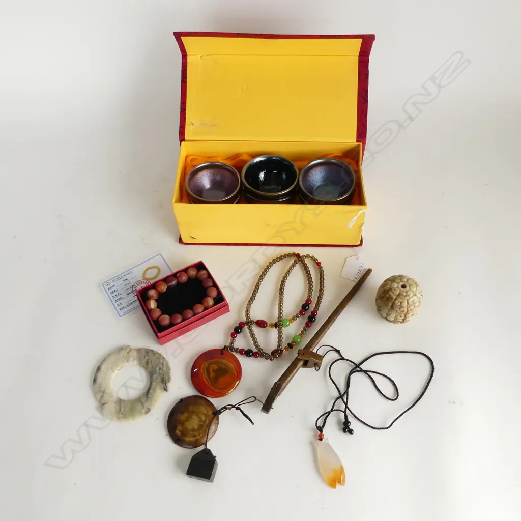 ASST. ORIENTAL ITEMS INCL. 6 LUSTRE GLAZED TEA BOWLS 70mm dia Image 1++