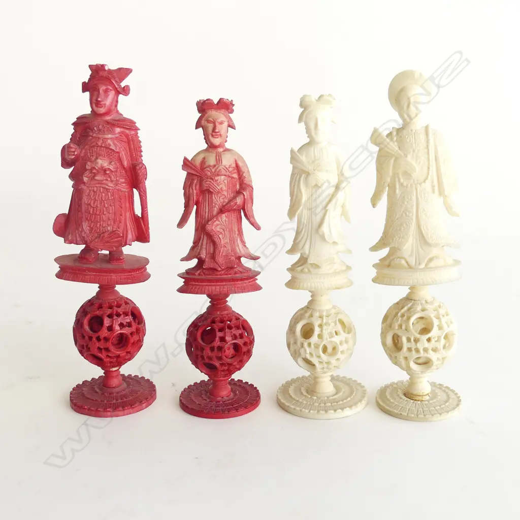 OLD CARVED BONE COMPLETE CHESS SET, RED & WHITE TONE, SOME REPAIRS & LOSSES Image 1++