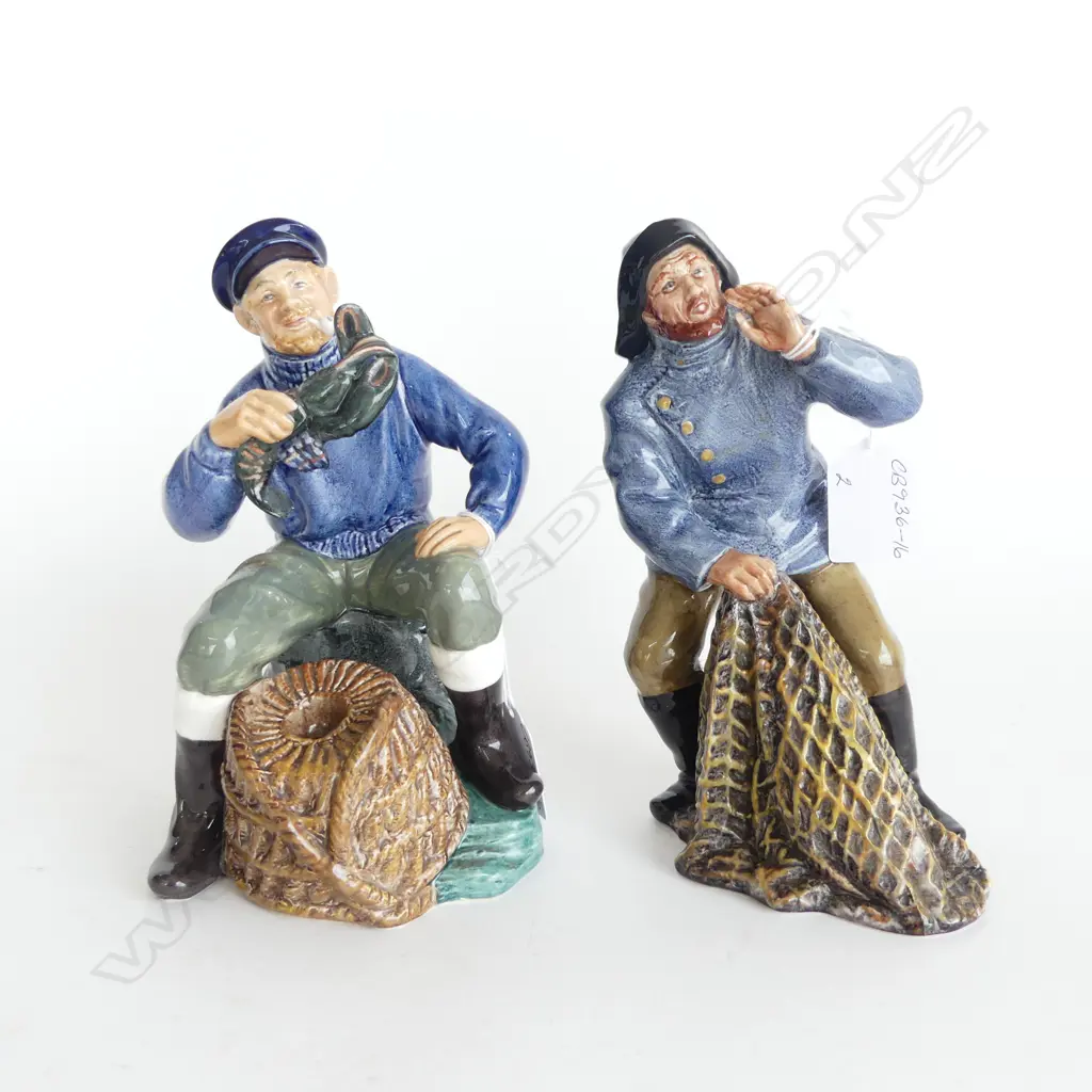 2 ROYAL DOULTON FIGURES 'SEA HARVEST' & 'THE LOBSTER MAN' H.180mm Image 1++