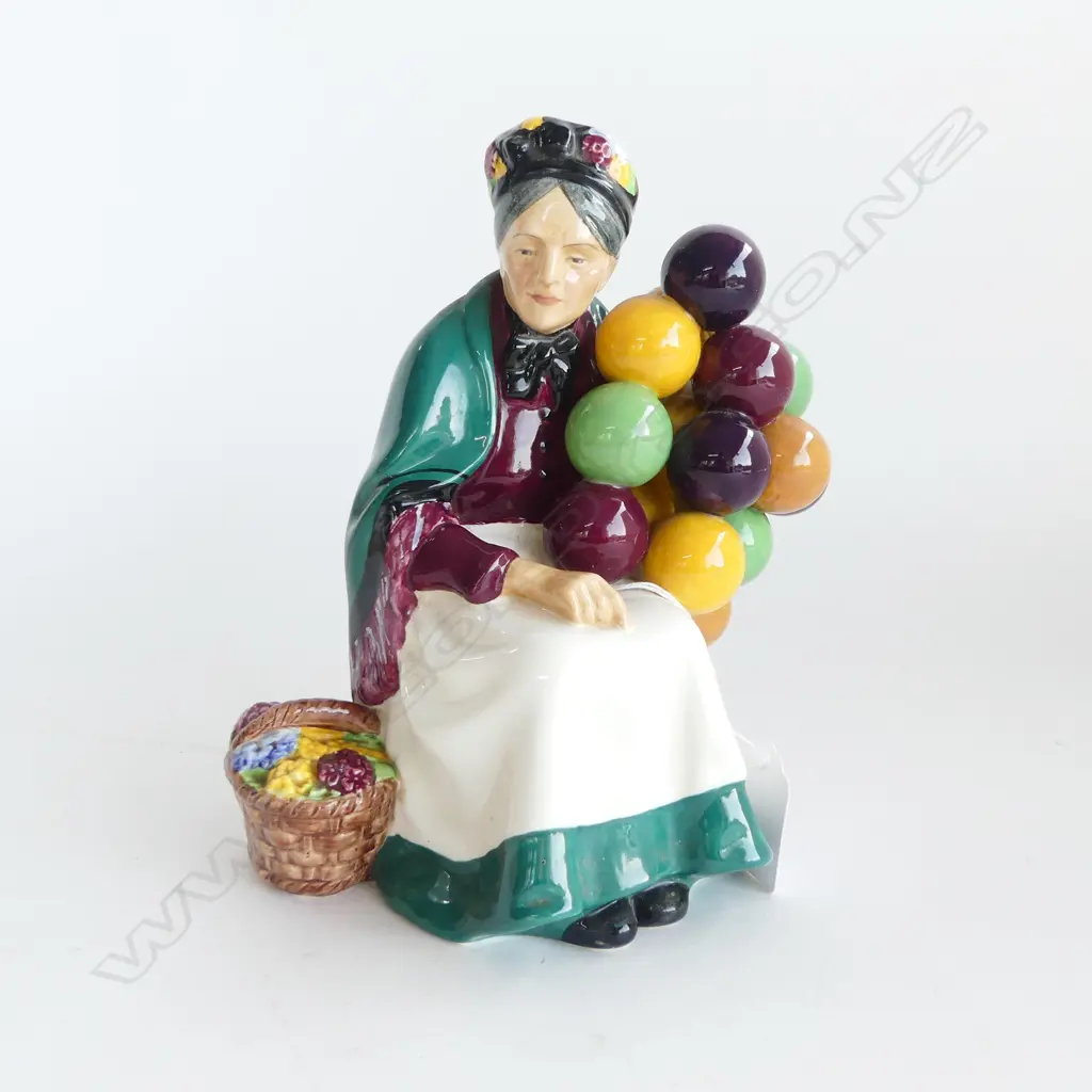 ROYAL DOULTON FIGURINE 'OLD BALLOON SELLER' H.180mm Image 1++