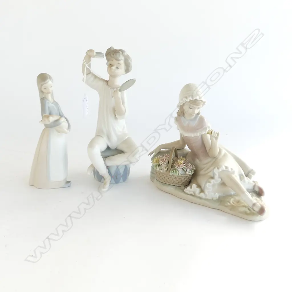 3 LLADRO FIGURINES; BOY w. MIRROR (REPAIR) H.210mm, GIRL w. FLOWERS (FINGER REPARED), GIRL w. PIG Image 1++