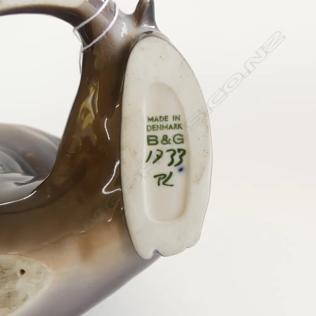 BING & GRONDAHL SEAL GREY GLAZE WITH HIGHLIGHTS, H.170mm Image 1++