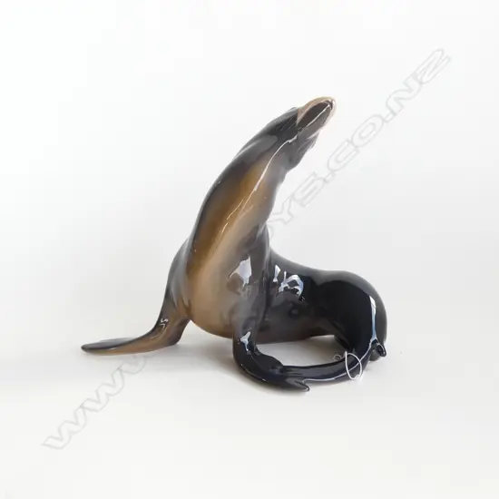 BING & GRONDAHL SEAL GREY GLAZE WITH HIGHLIGHTS, H.170mm