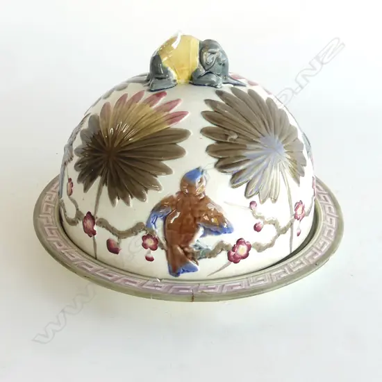 WEDGWOOD MAJOLICA CHEESE DOME, FAULTS 235mm dia