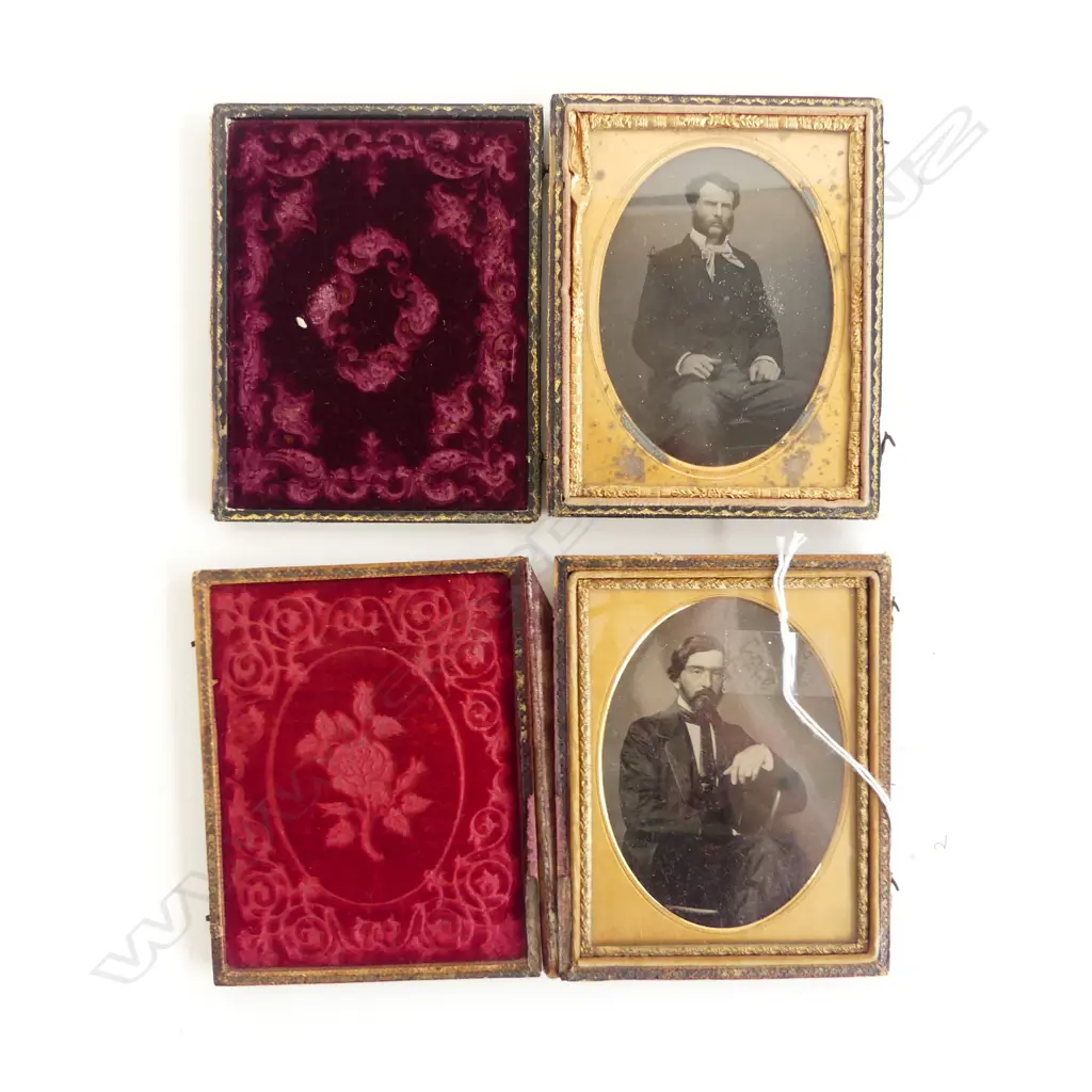 2 MID 19thC GENTS AMBROTYPE PORTRAITS 120x95mm, CASED Image 1++