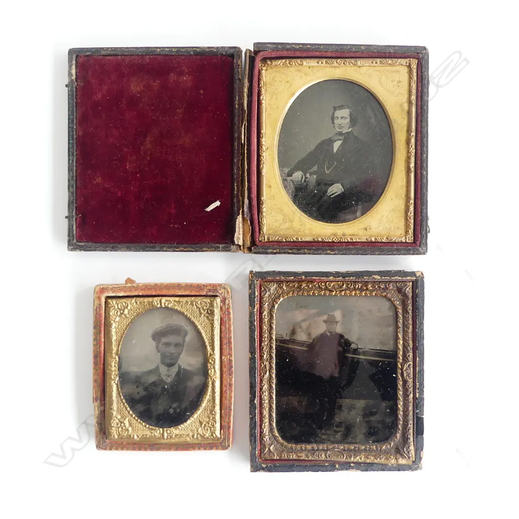 3 MID 19thC GENTS PORTRAITS; AMBROTYPE / DAGUERREOTYPE 95x80mm, CASED Image 1++