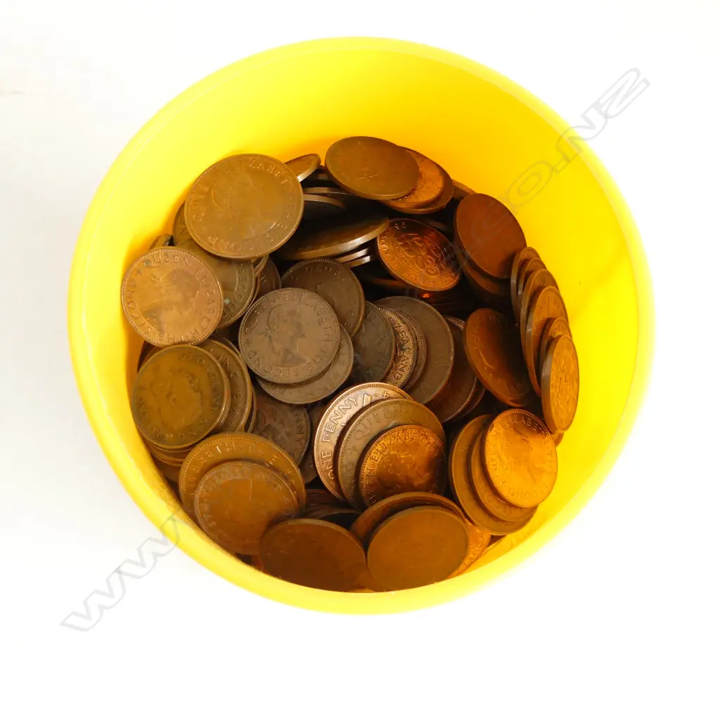 NZ COPPER PENNIES Image 1++