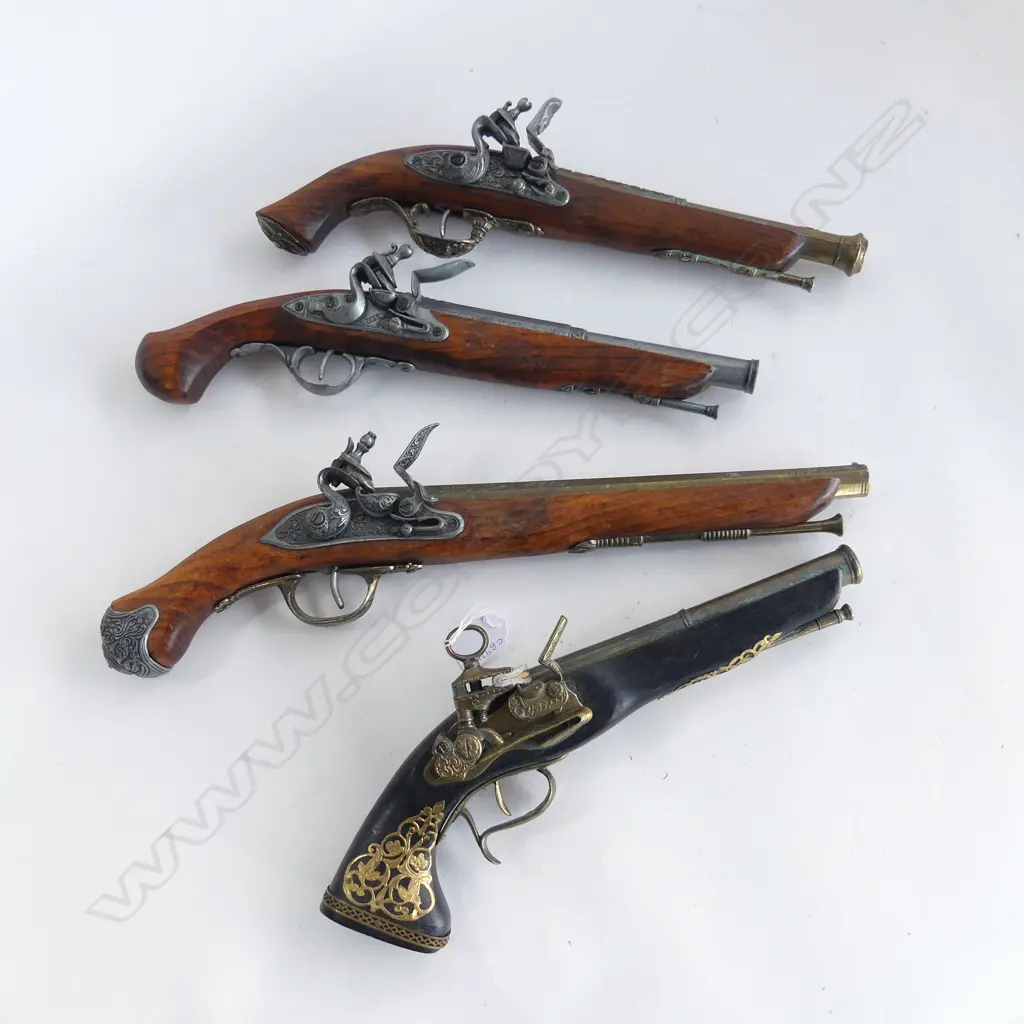 4 REPLICA FLINTLOCK PISTOLS L.440mm Image 1++