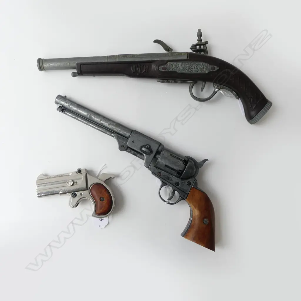 3 PISTOLS; DENIX SPAIN L.125mm, BKA 98, HADLER 1760 REPLICA L.380mm Image 1++