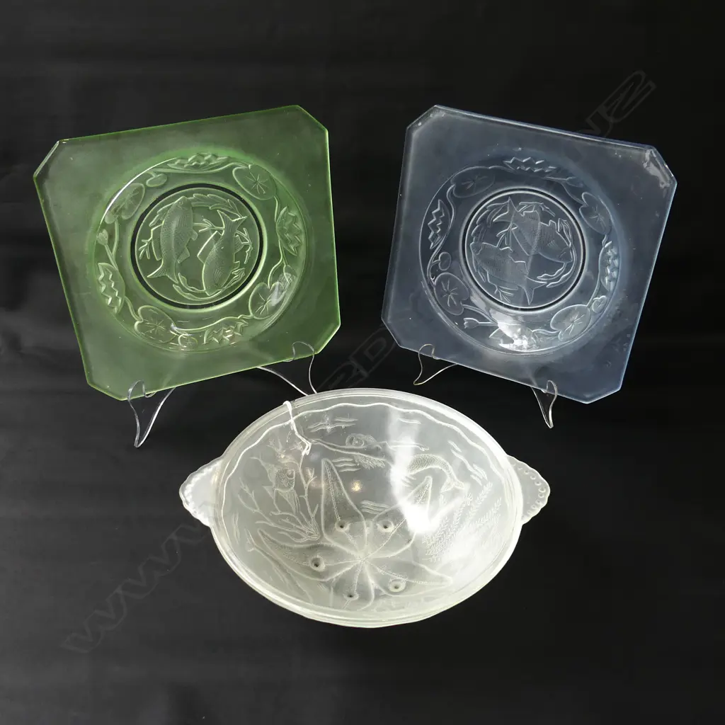 ORREFORS BOWL WITH MERMAIDS 220MM X 2 BAGLEY FROSTED PLATES WITH FISH 230MM Image 1++