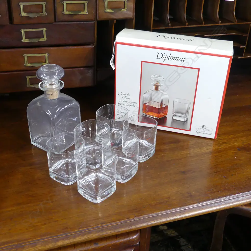 'DIPLOMAT' ITALIAN DECANTER & 6 GLASSES, BOXED Image 1++