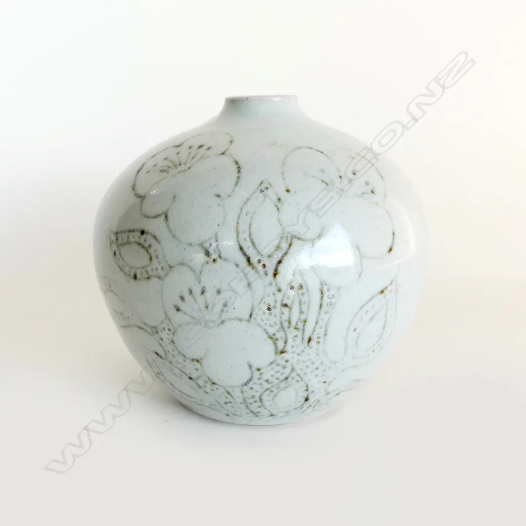 GRAEME STORM VASE w. FLOWERS DESIGN H.140mm Image 1++
