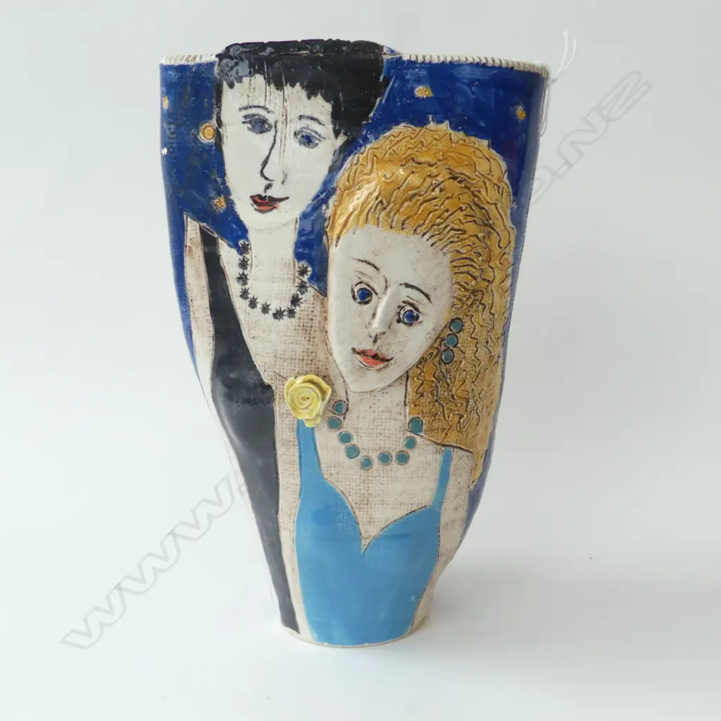 STUDIO POTTERY VASE w. 2 WOMEN SIGNED GOLDING H.270mm Image 1++
