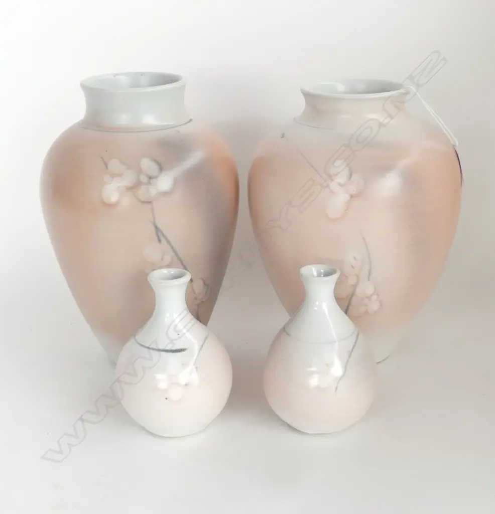 4 PETER SHEARER VASES, TALL H.240, SML H.125mm  Image 1++
