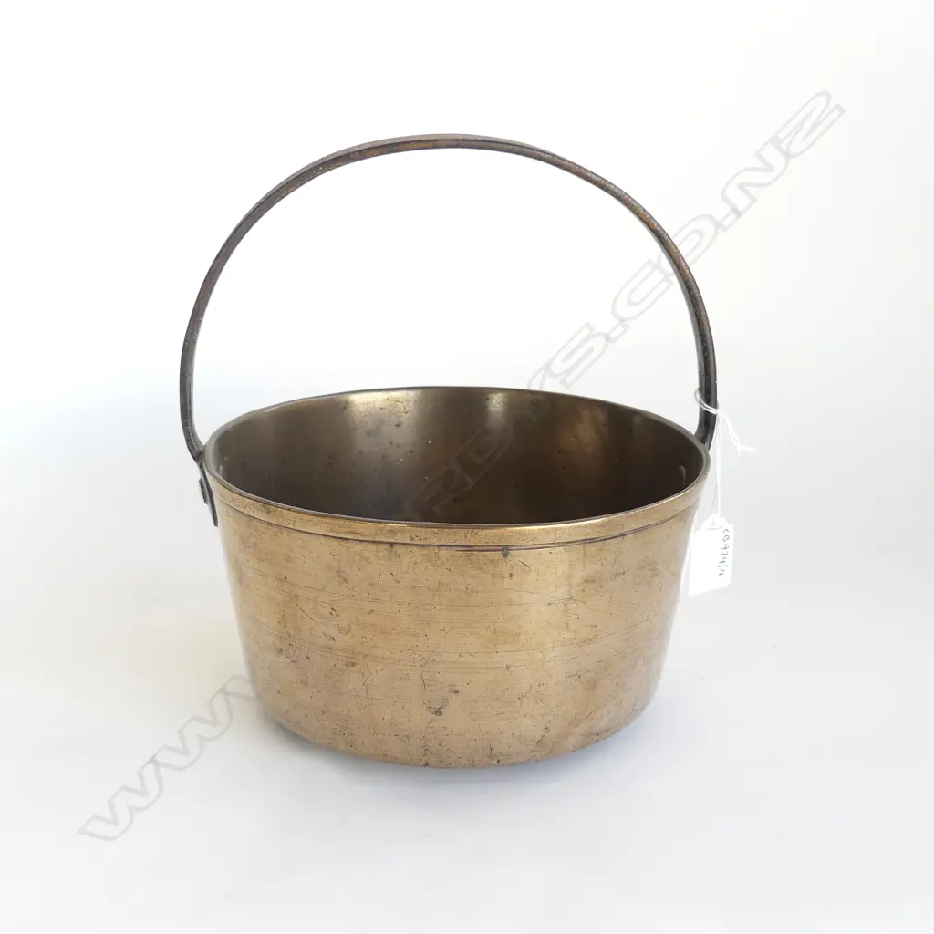 SMALL HEAVY  SPUN BRASS PRESERVE PAN IRON HANDLE Dia. 220mm Image 1++