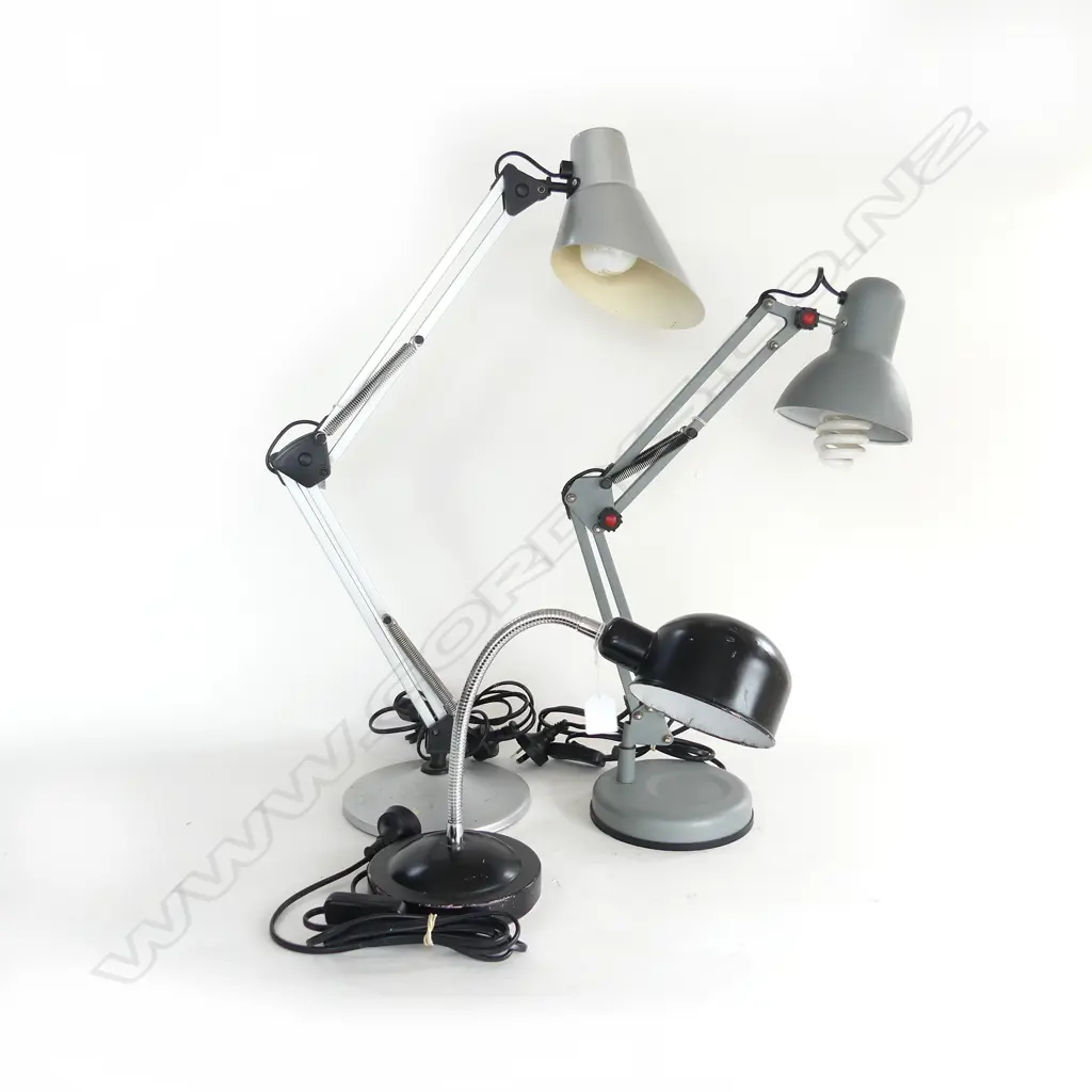 3 ARTICULATED MODERN DESK LAMPS H.650mm & 600mm (extended) Image 1++