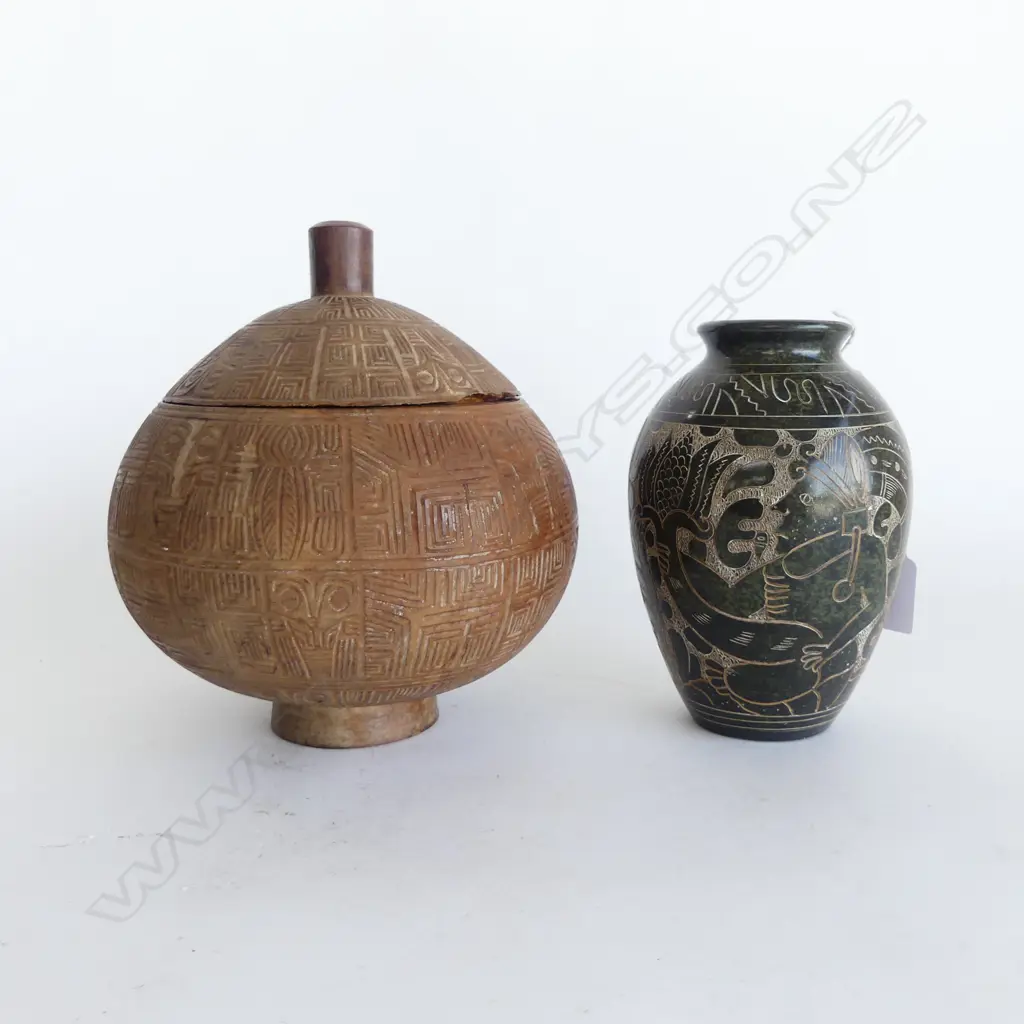 MARQUESAN ISLANDS CARVED WOODEN LIDDED BOWL H.190mm + SIGNED POTTERY VASE w. INCA DESIGN Image 1++