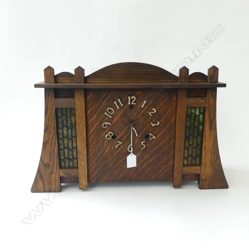 ARTS & CRAFTS OAK MANTLE CLOCK W.500mm w. KEY Image 1++