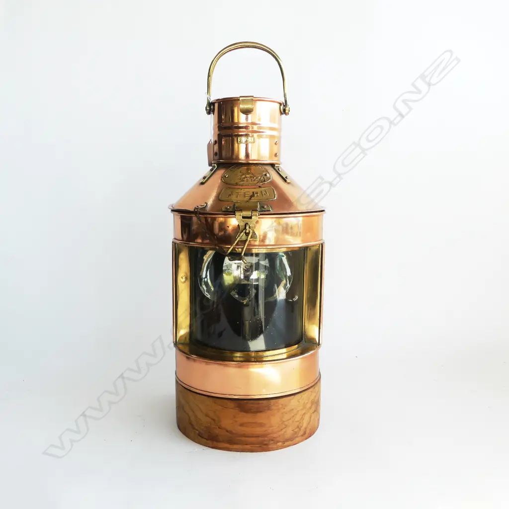 LG COPPER & BRASS OLD SHIP'S STERN LANTERN, 200 x 220 x 230mm ( INCLUDING LATER WOODEN BASE) Image 1++