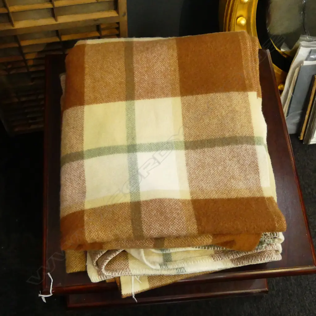 PR WOOLLEN BLANKETS Image 1++