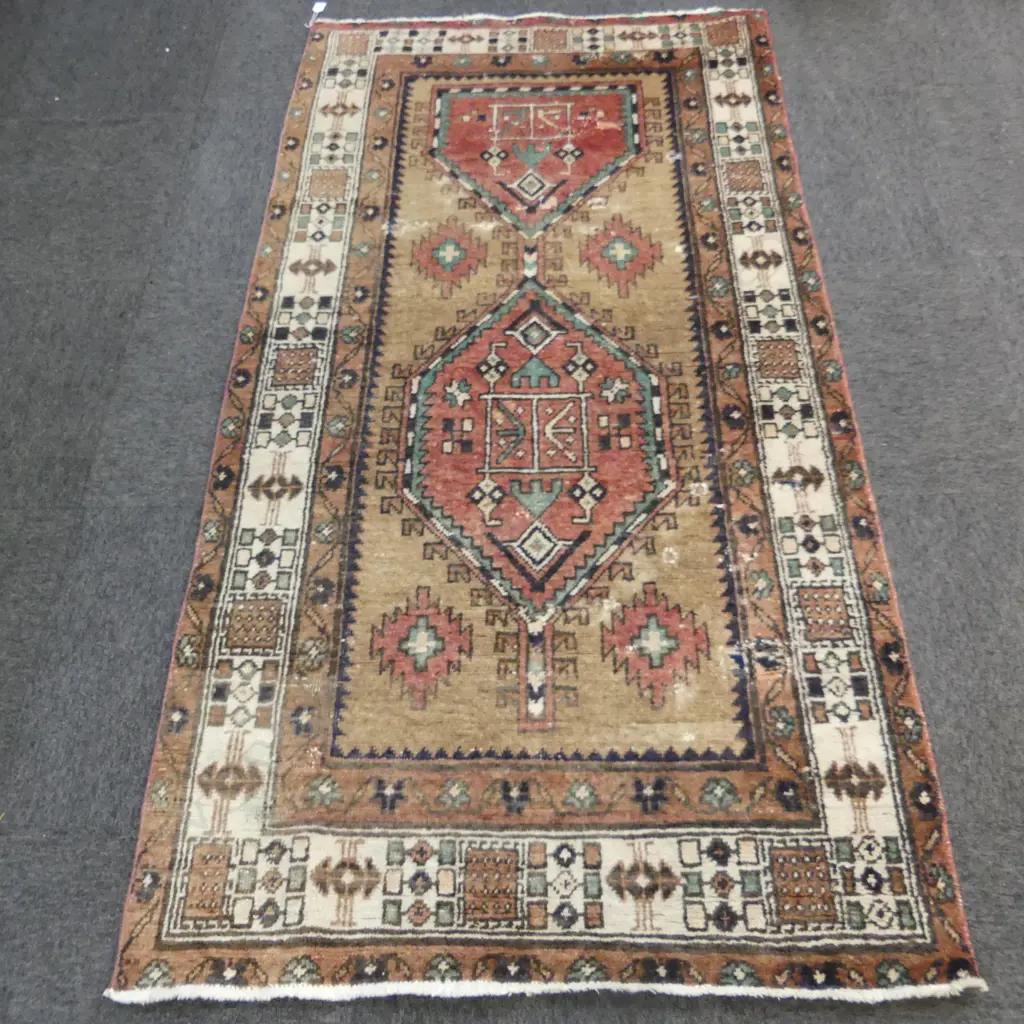 HAND KNOTTED WOOL PILE RUG 2000x1030mm Image 1++