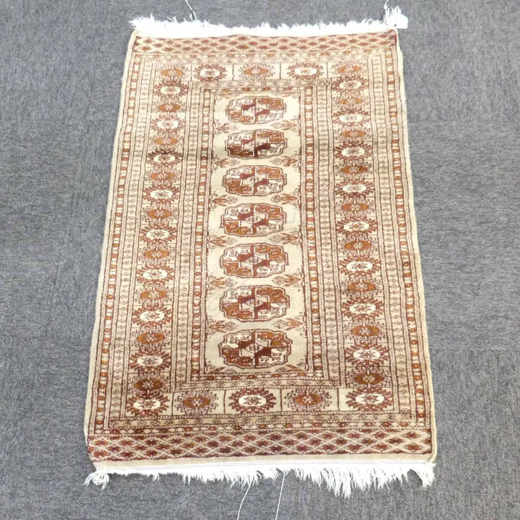 HAND KNOTTED WOOL PILE RUG 950x650mm Image 1++