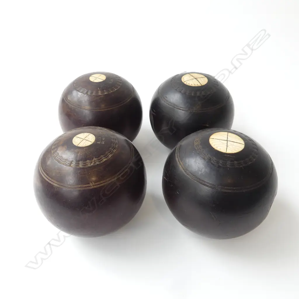 SET OF 4 ANTIQUE LIGNUM VITAE & IVORY BOWLING BALLS BY THOMAS TAYLOR GLASGOW NZBA ( AF TO 2 ) Image 1++