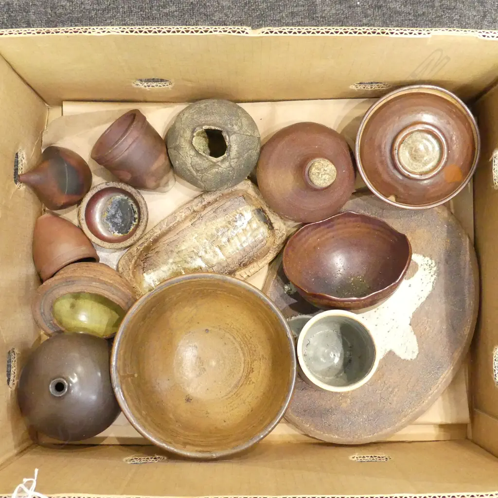 LARGE BOX OF NZ STUDIO POTTERY Image 1++