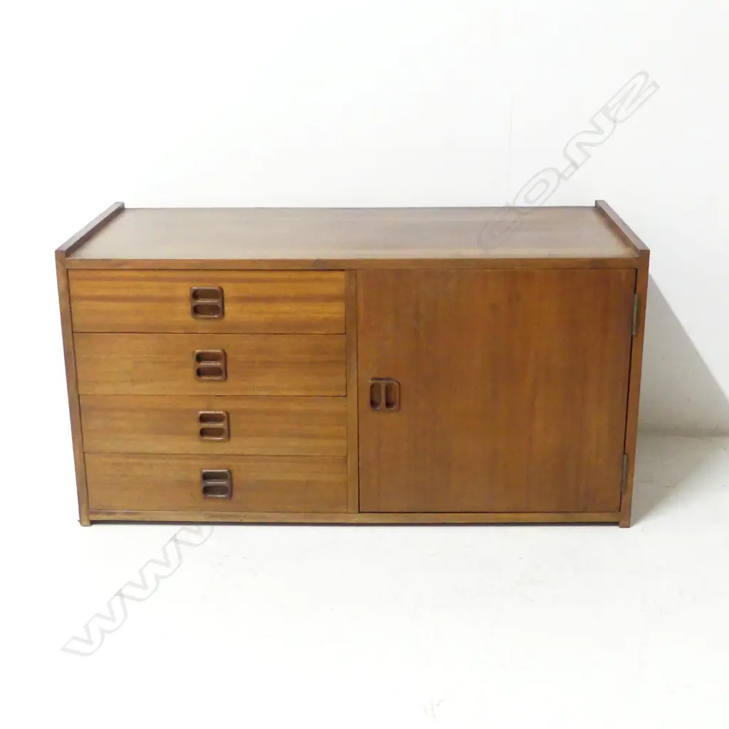 RETRO / MID CENTURY CABINET, WALL MOUNTS TO BACK 910x405x450mm Image 1++