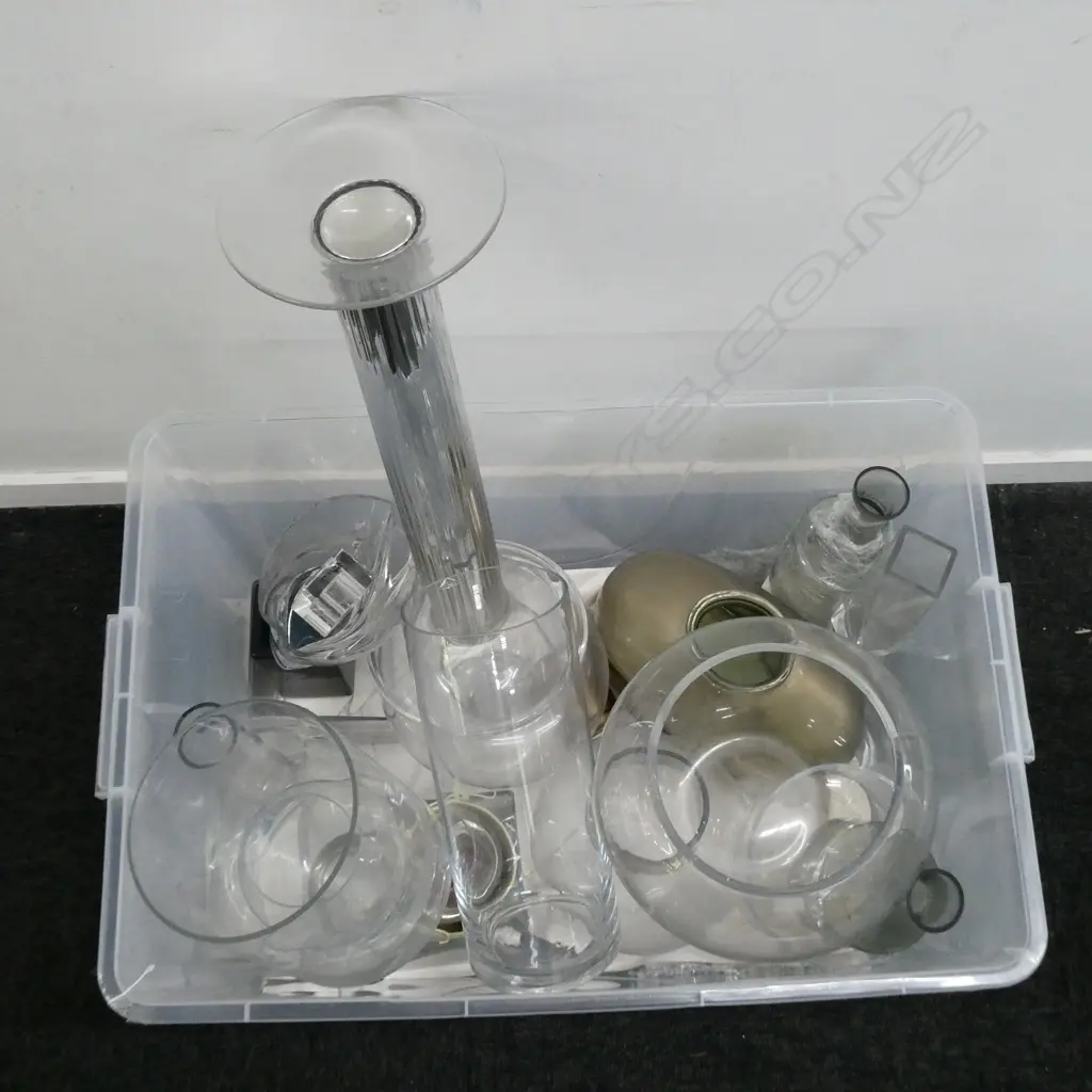 ASST. GLASS VASES Image 1++