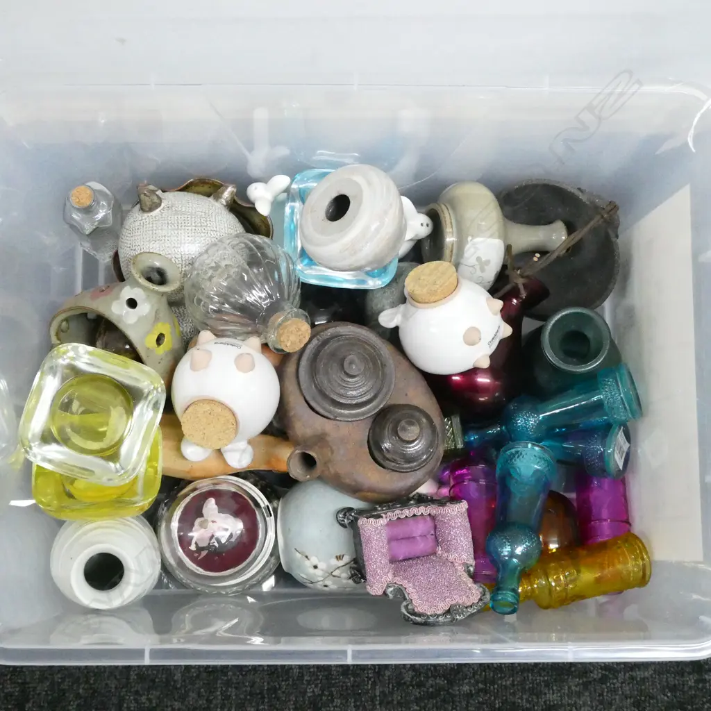 ASST. TRINKETS; CERAMIC ETC Image 1++
