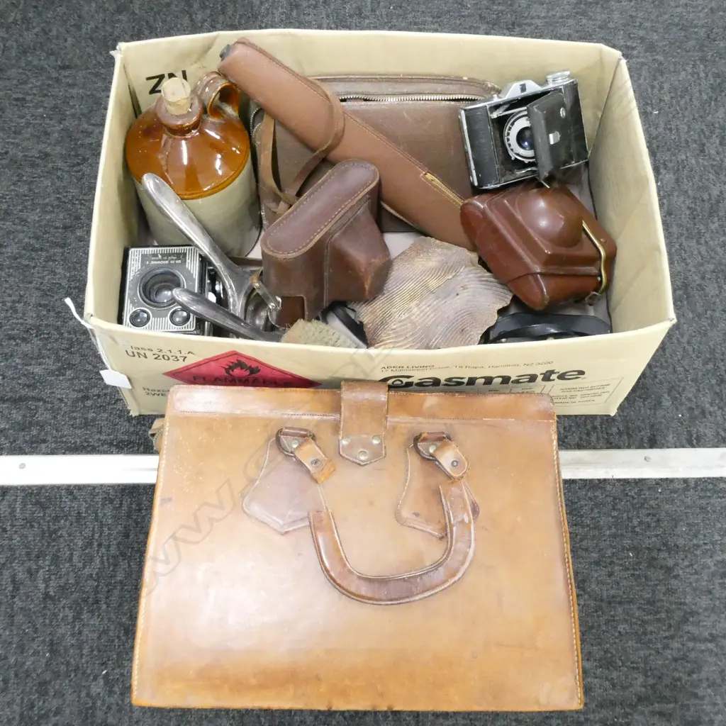 VINTAGE CAMERAS, LEATHER BAG ETC Image 1++