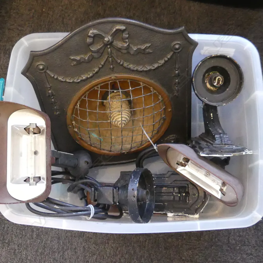 EARLY CAST IRON HEATER, PR MECHANIC LAMPS, PR EARLY CAST IRON EXTERIOR LAMPS & IRON WEDGE Image 1++