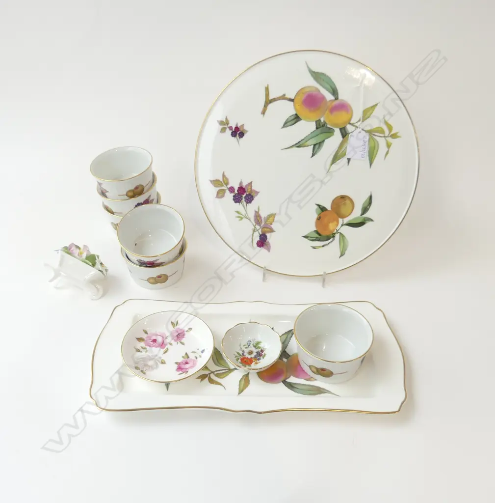 ROYAL WORCESTER ARDEN CAKE PLATE 280mm dia & SANDWICH TRAY W.335mm, 6 EVESHAM RAMEKINS + 3 OTHER (FLOWERS AF) Image 1++
