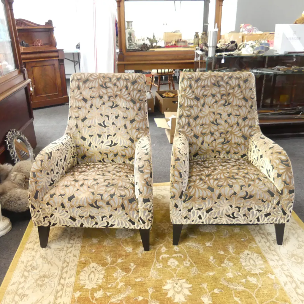 PR TRENDZSEATER ARMCHAIRS IN VELVET UPHOLSTERY Image 1++