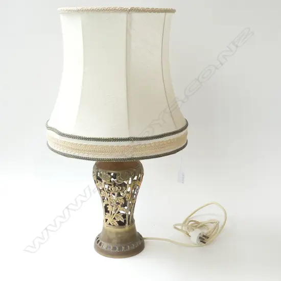 TABLE LAMP w. ORIENTAL BRASS BASE H.640mm