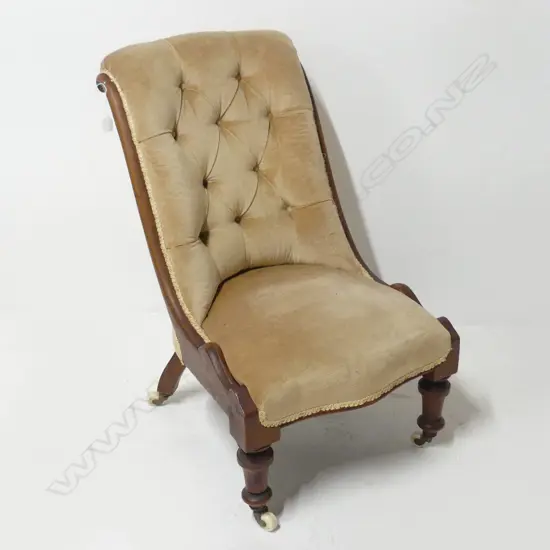VICTORIAN NURSING CHAIR