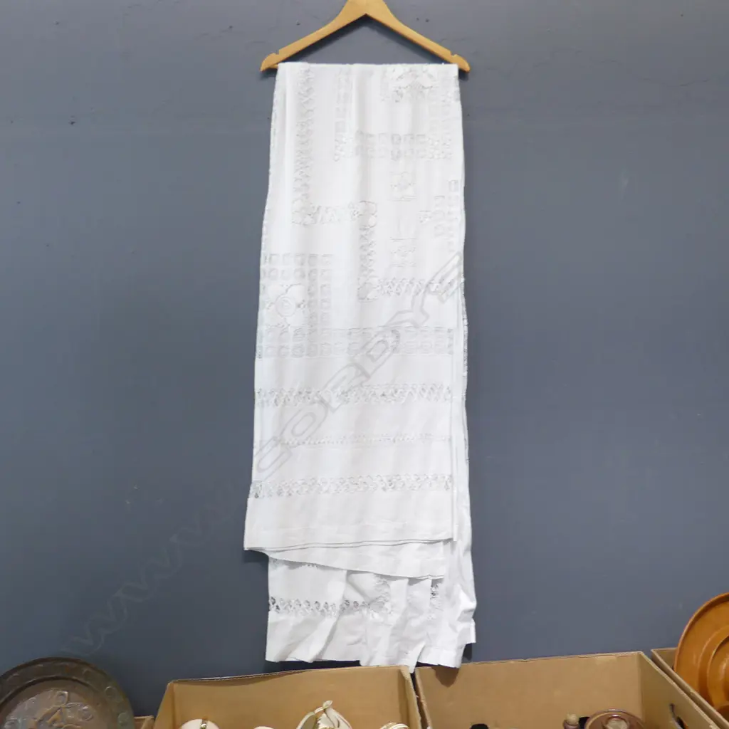 ANTIQUE LACE TABLE CLOTH, 1930 x 2400mm Image 1++