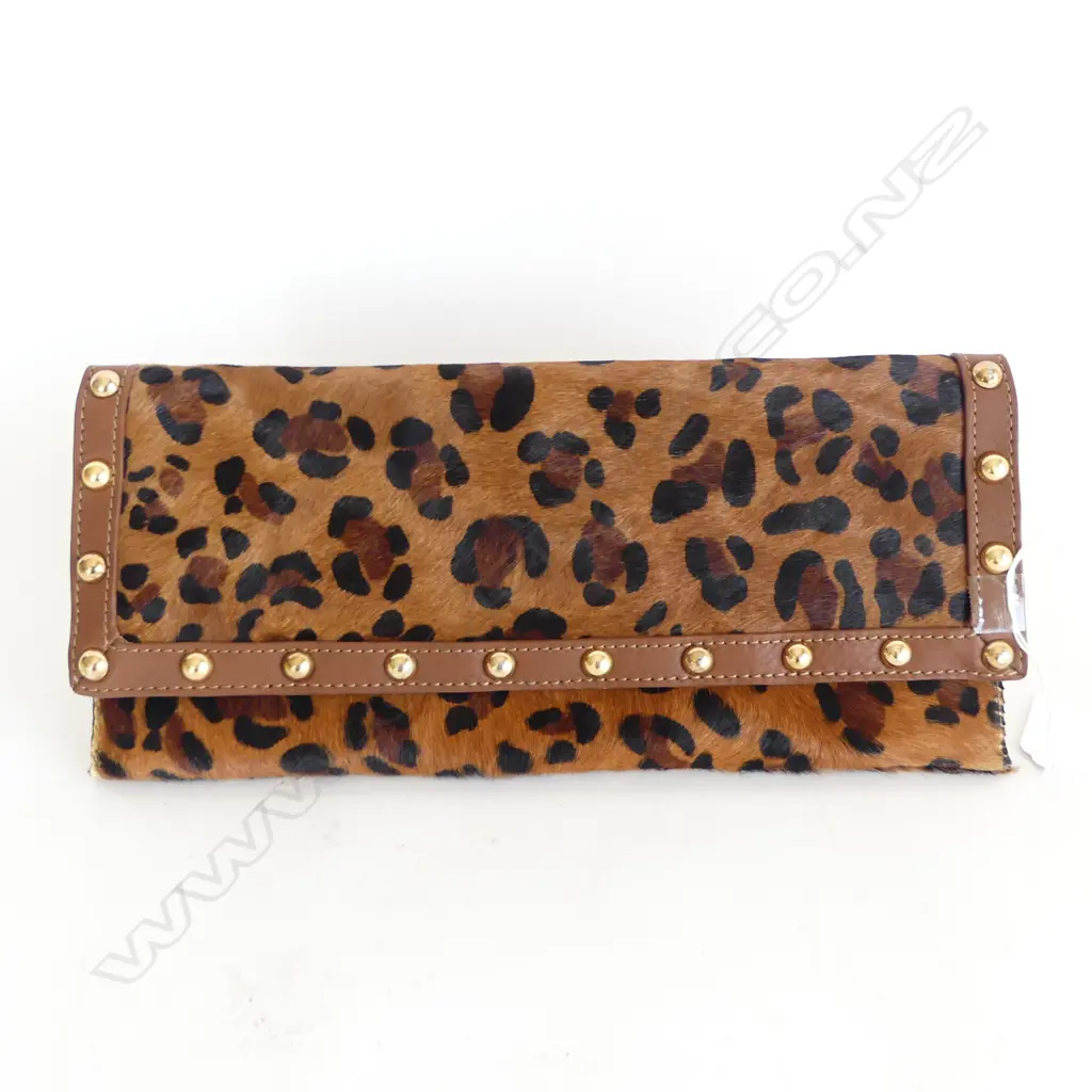 BEVERLY FELDMAN CHEETA PRINT WALLET W.300mm Image 1++