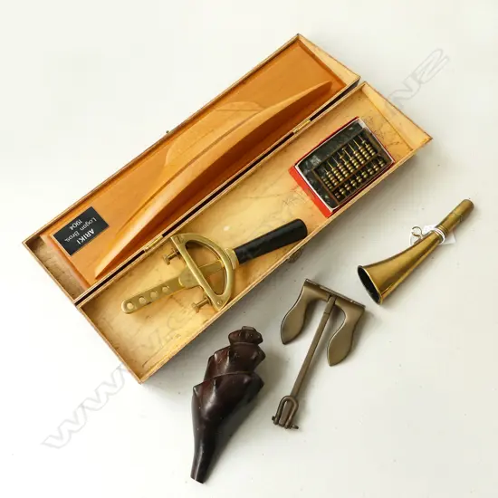 6 ASST. PCES; ABACUS, WOODEN SHELL, BRONZE ANCHOR, HORN, 'ARIKI' HALF HULL MODEL (BOXED) L.400mm