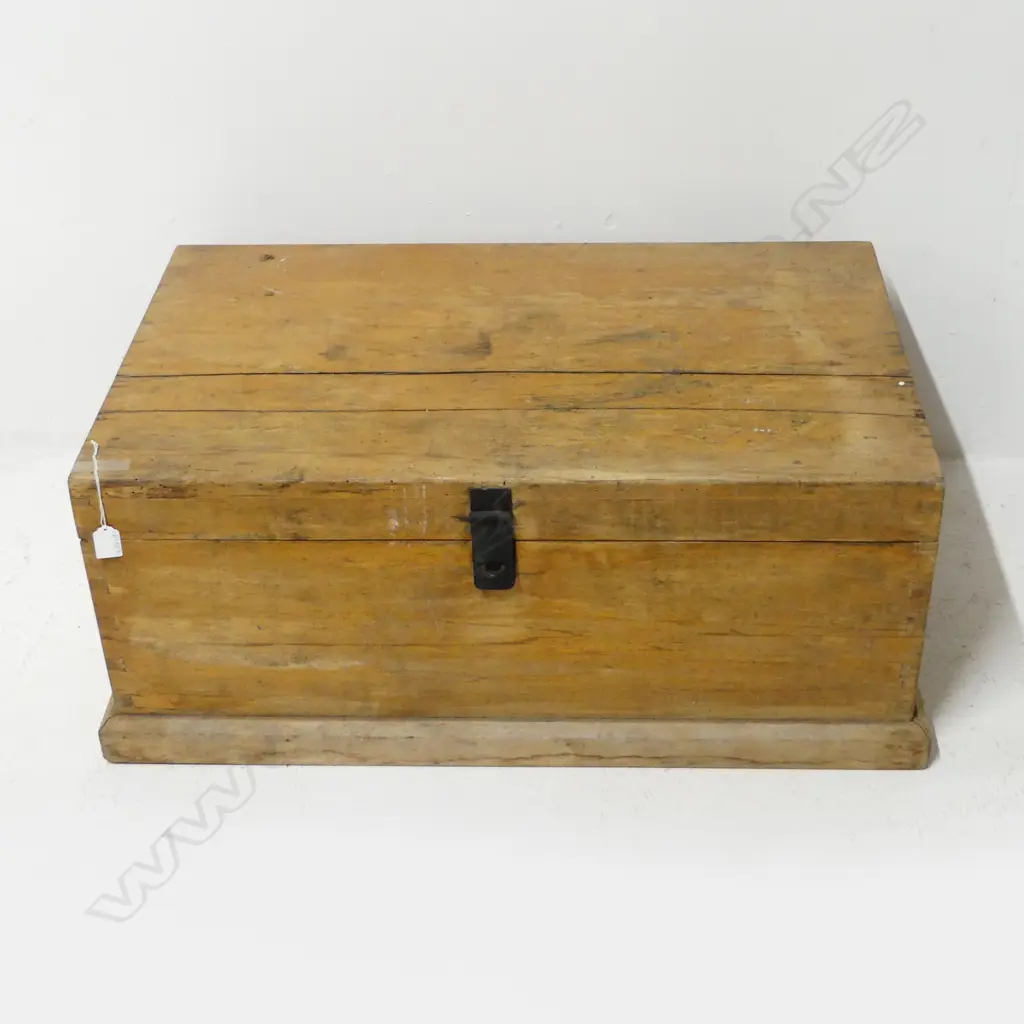 ANTIQUE WOODEN BLANKET BOX W.850mm Image 1++