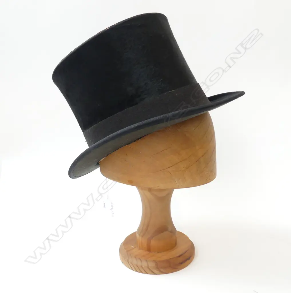 WOODEN HAT BLOCK H.270mm + ANTIQUE TOP HAT, CHRISTYS LONDON Image 1++