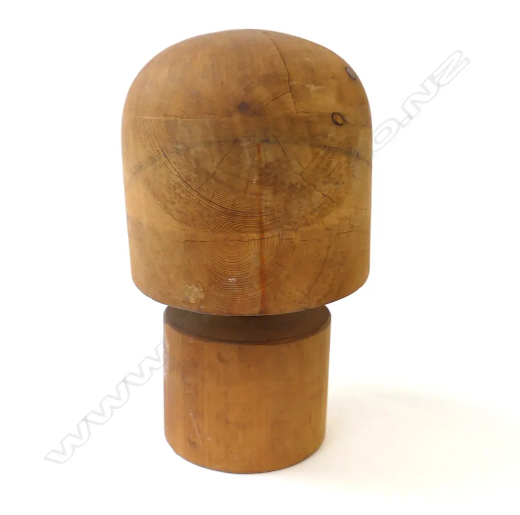 WOODEN HAT BLOCK H.260mm Image 1++