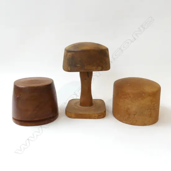 3 WOODEN HAT BLOCKS, 1 ON STAND H.250mm
