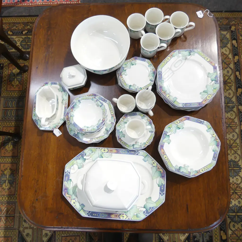 VILLEROY & BOCH 'PASADENA' DINNER SERVICE Image 1++