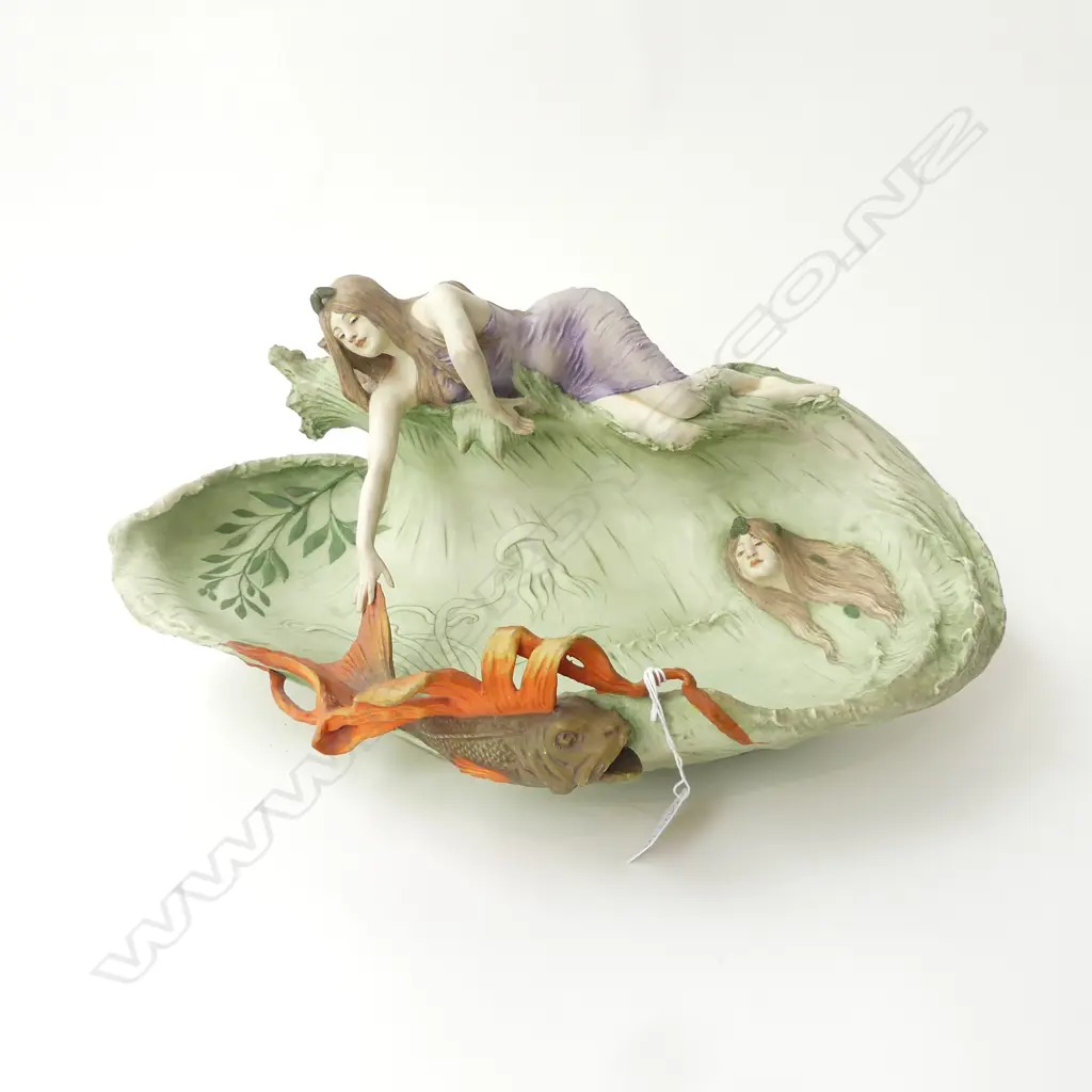 LG AMPHORA NOUVEAU FIGURAL GROUP,MAIDEN LOOKING INTO POND,LARGE FISH TO BORDER, L.470mm Image 1++